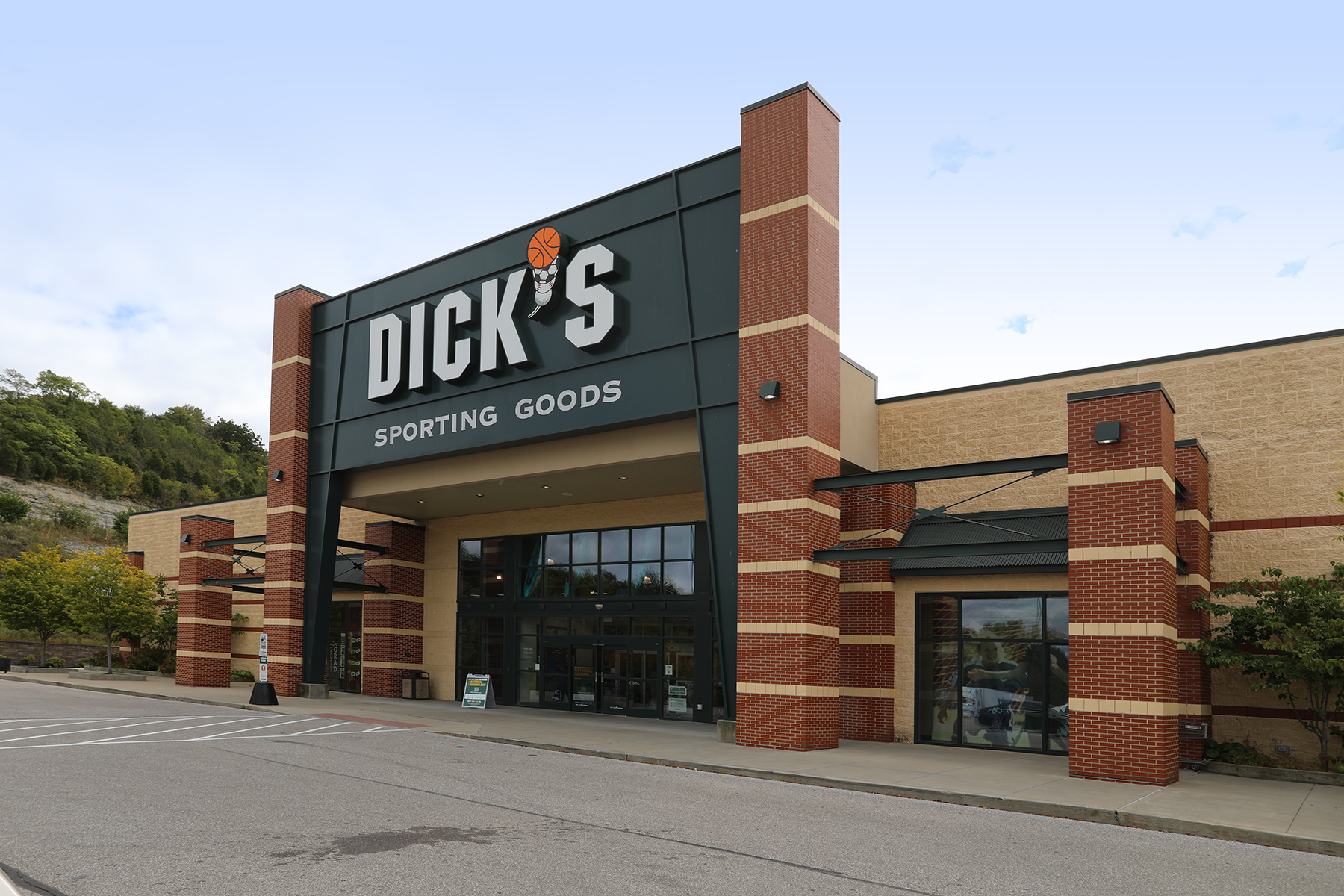 A Dick's Sporting Goods building.