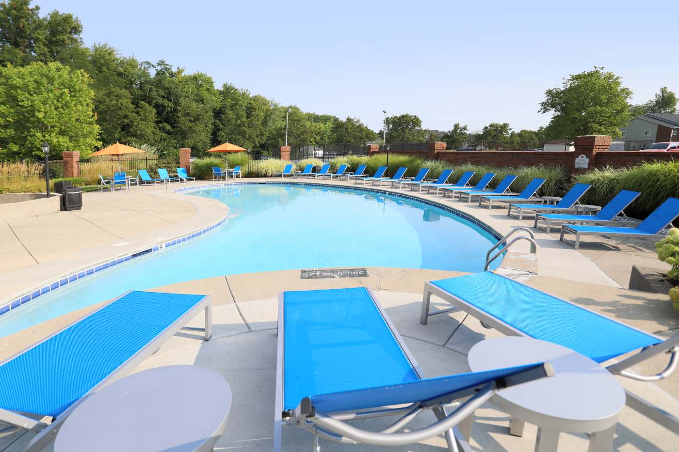 Fox Chase North's swimming pool and lounge seating options.