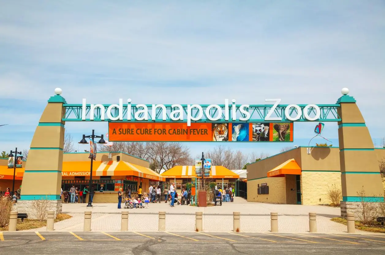 The entrance to the Indianapolis Zoo on a hazy day.