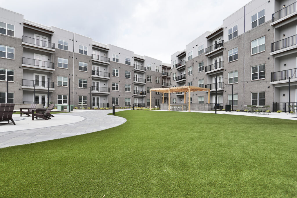 Vantage at Anderson Towne Center Courtyard