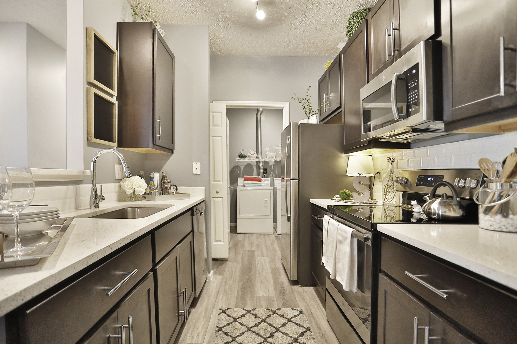 Shadow Ridge kitchen features