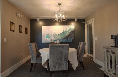 Resident clubhouse at Island Club Apartments in Deerfield Township, Ohio, designed for community events, casual gatherings, and everyday enjoyment.